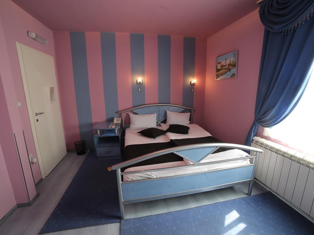 Hotel Zeneva Kragujevac Zimmer foto