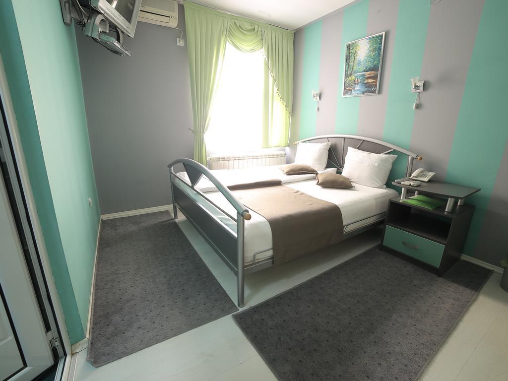 Hotel Zeneva Kragujevac Zimmer foto
