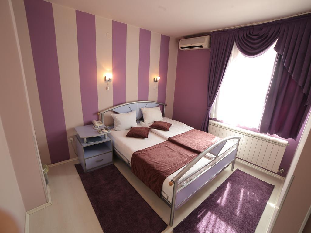 Hotel Zeneva Kragujevac Zimmer foto