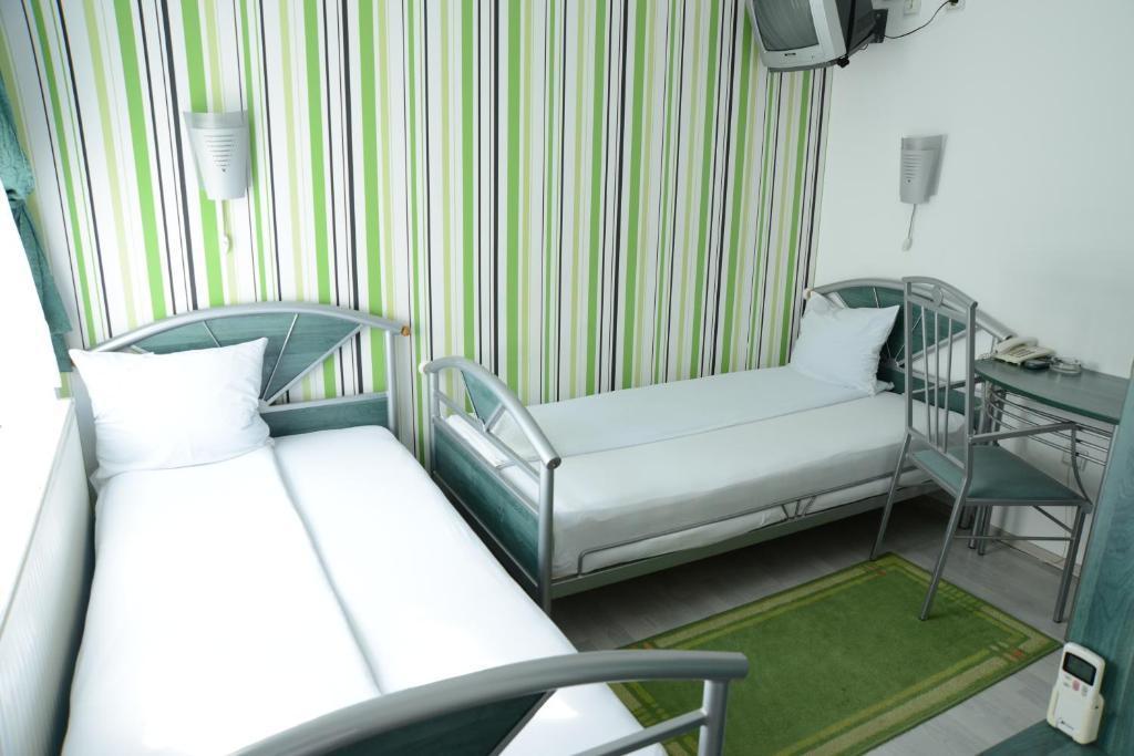 Hotel Zeneva Kragujevac Zimmer foto